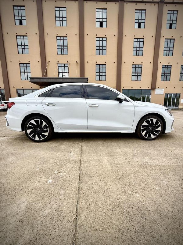 Audi A3 Sportback 35 TFSI фото 3