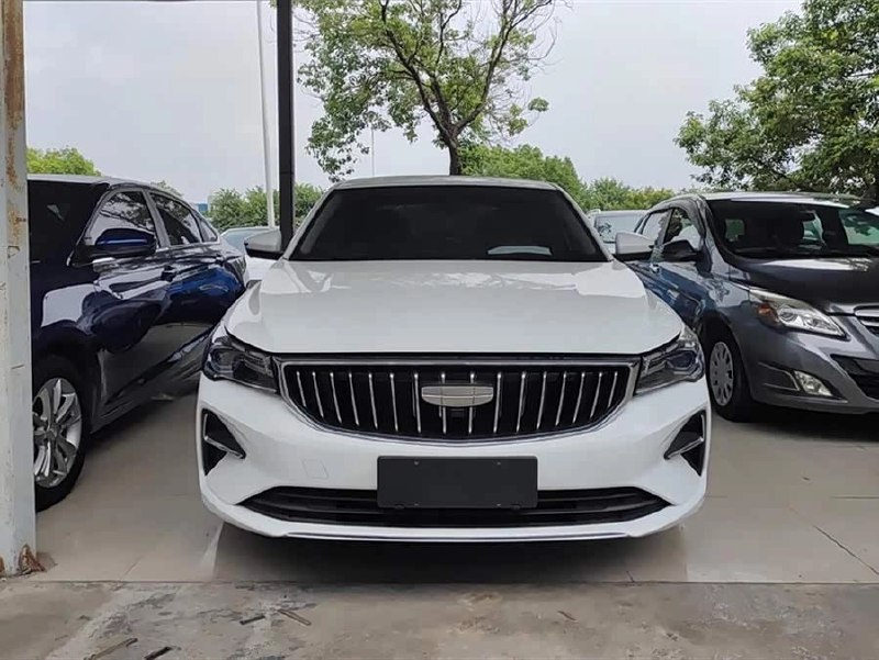 Geely Emgrand 1.5L Premium Edition фото 2