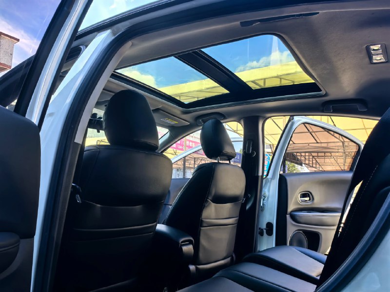 Honda Vezel 1.5L CVT фото 6