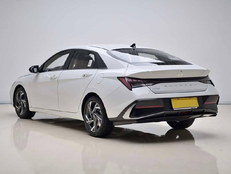 Hyundai Elantra 1.5L CVT фото 4