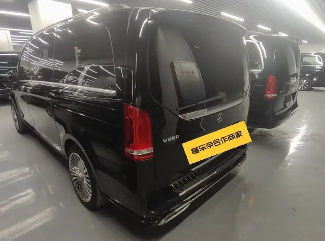 Mercedes-Benz V 260 Pilot Edition фото 4