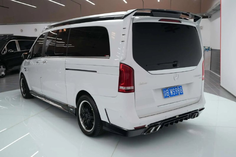 Mercedes-Benz V original customized version фото 2