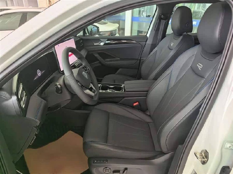 Volkswagen Tiguan L Pro 380TSI R-Line фото 8