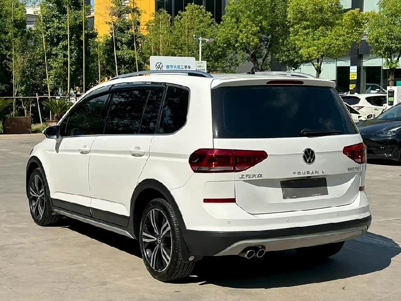 Volkswagen Touran-L 280TSI фото 5