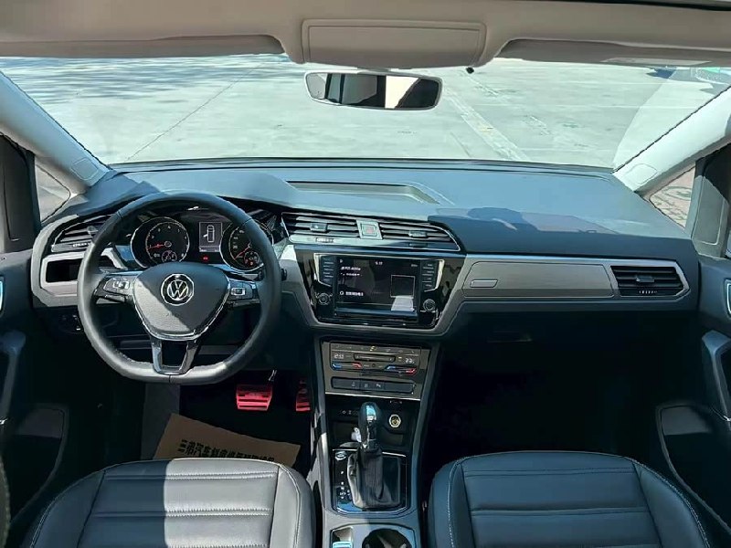 Volkswagen Touran-L 280TSI фото 8